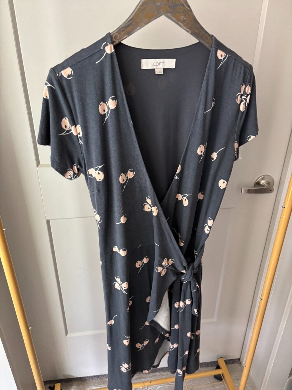 LOFT Cherry Print Wrap Dress Size 4 Short Sleeve Faux Wrap Dress